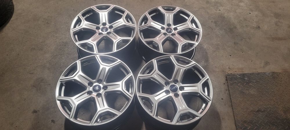 Oryginalne felgi Ford 19  5x108 polecam