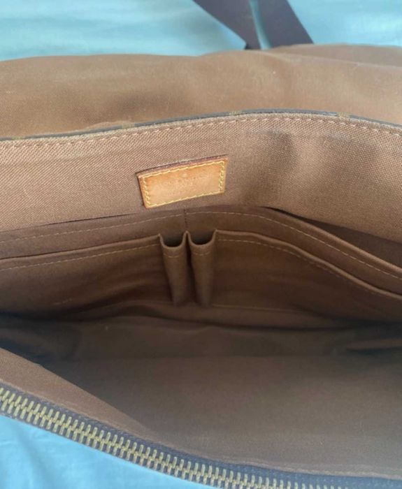 Louis Vuitton Autentica