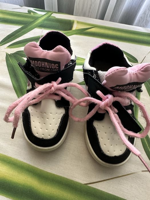 Кросівки для дівчинки 25