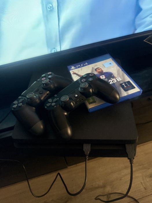 Playstation 4 + 1 pad