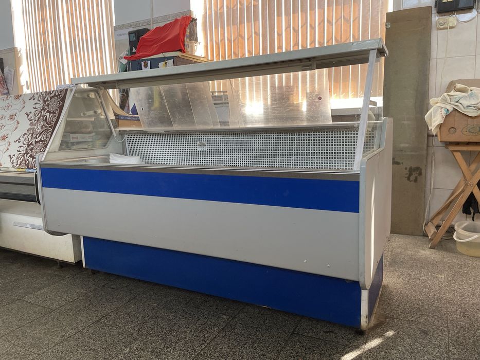 Холодильна вітрина