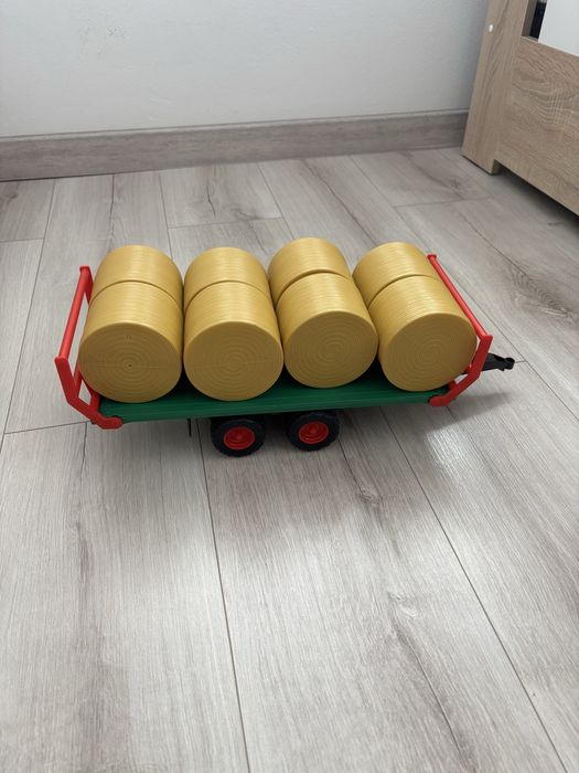 Przyczepa bruder z belami