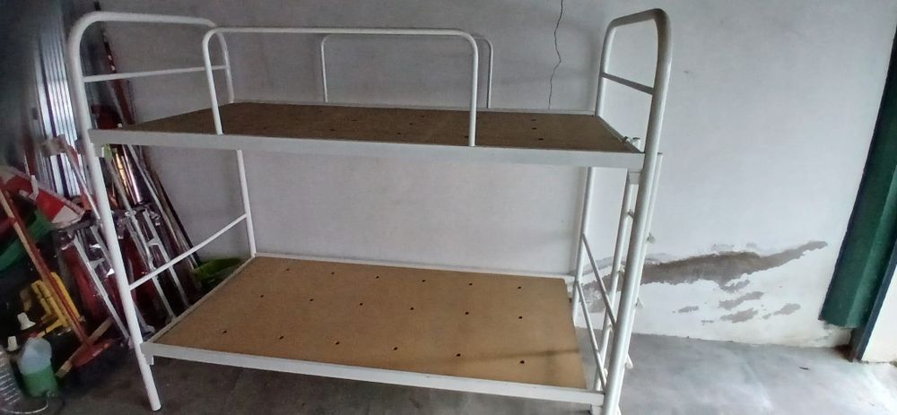 Cama beliche de ferro