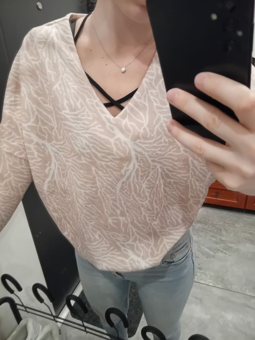 Wyprzedaż szafy!Sweter sweterek varlesca S 36 beżowo biały nude, stan bardzo dobry