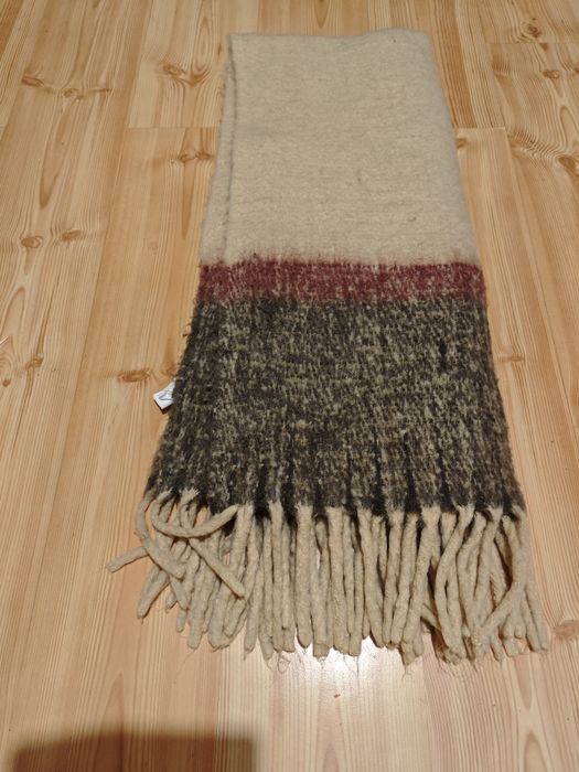 zestaw trzech koców