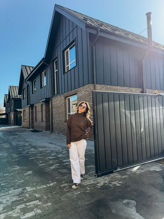 Продаж нового дуплекса З РЕМОНТОМ центр Буча 126 м2 Ділянка 2,6 сотки.