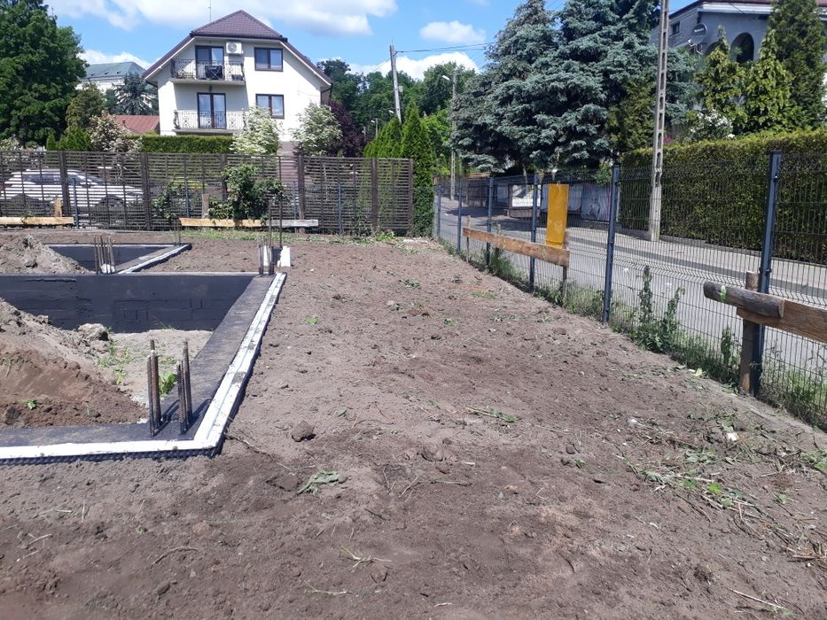 Usługi koparka mini koparką koparko-ładowarką