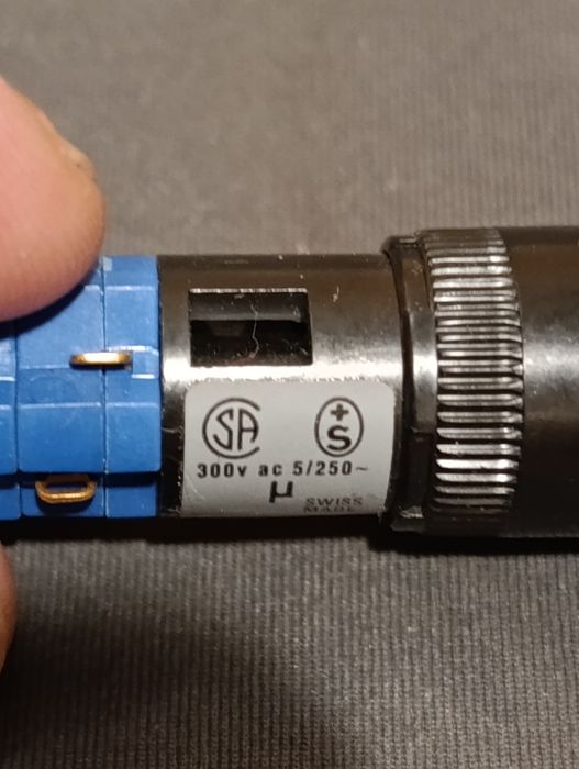 Кнопка  8 контактна UNIMAX  01-123 16мм
Illuminated Push Button Switch