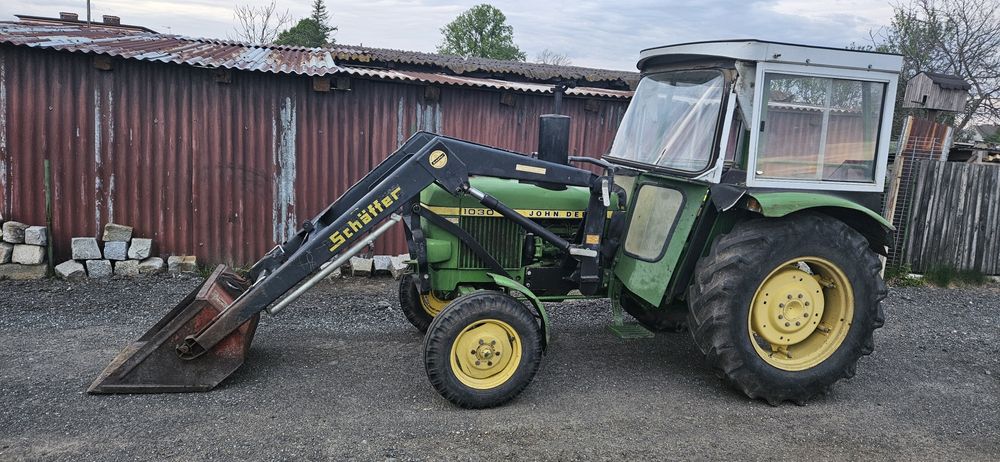 Traktor John Deere 1030