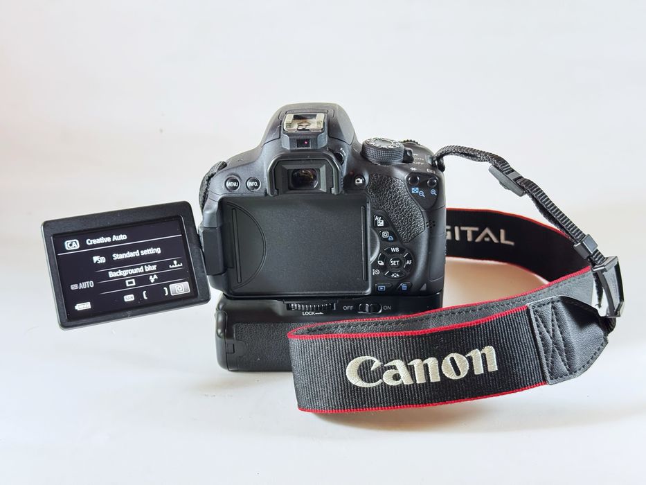 Canon EOS 700D body