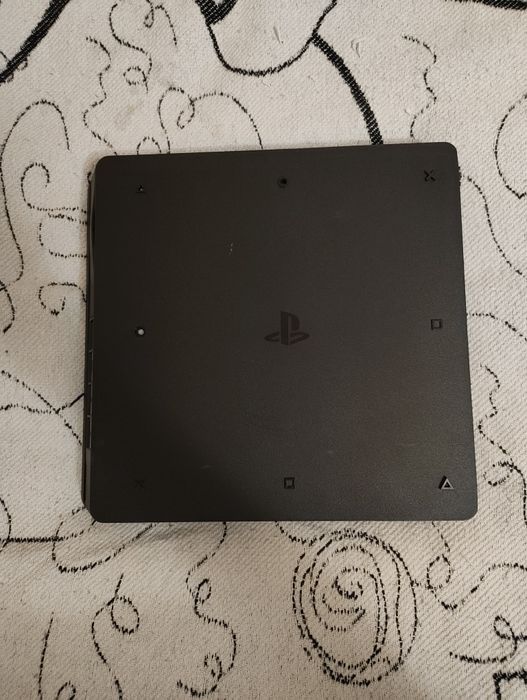 Playstation 4 slim
