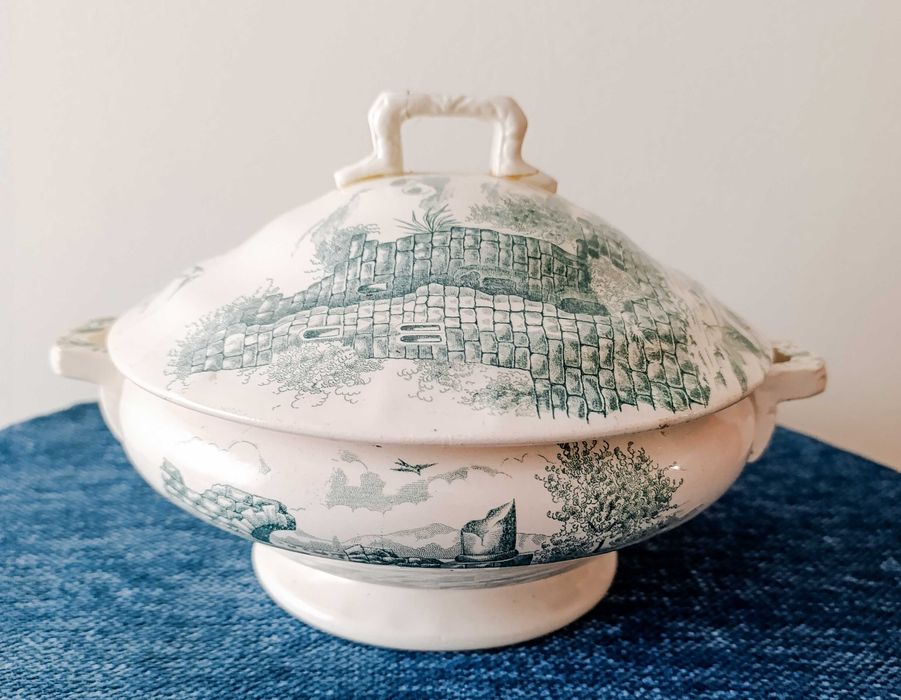 Terrina em Faiança Verde