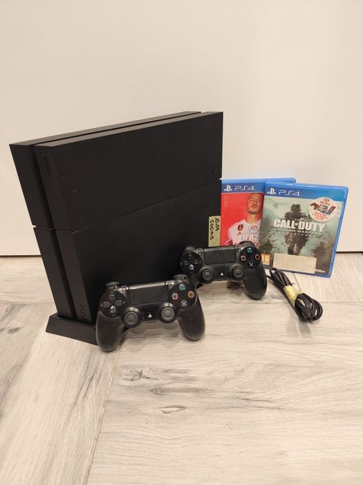 Konsola PS4 FAT 500GB Dwa Pady 1 gra FIFA 2020 słuchawki