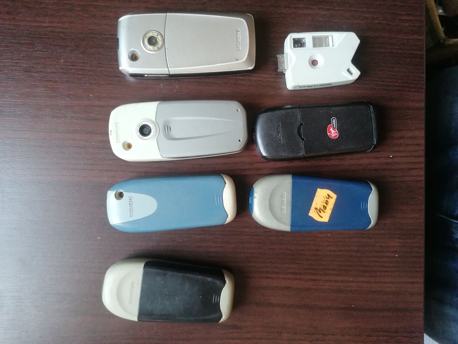 Mega zestaw zabytkowych telefonów