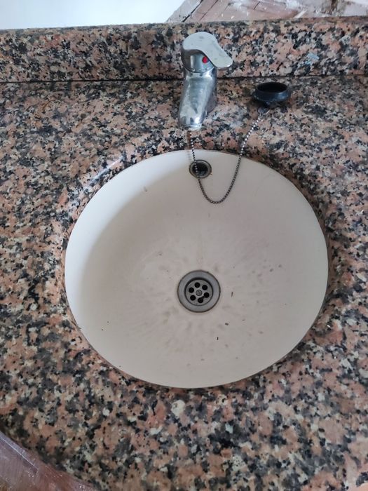 Móvel WC com pedra