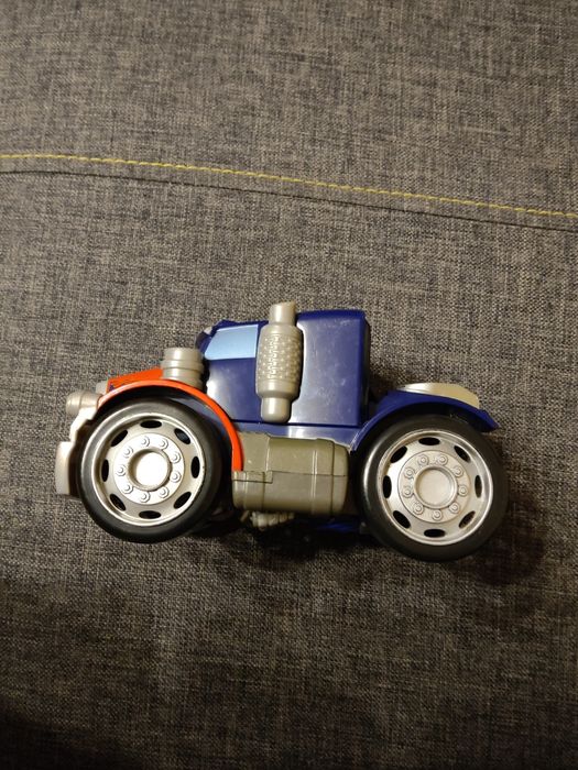 Optimus Prime Hasbro Transformers samochód interaktywny