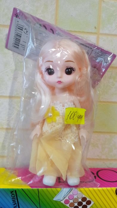 Лялька з рухомими частинами тіла