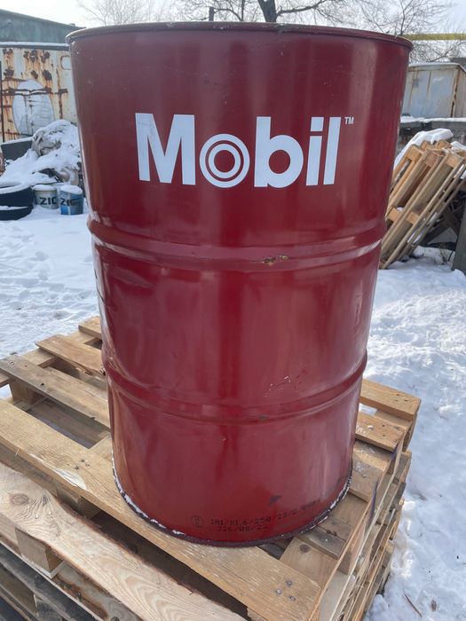 Продам бочки 200л металлические б/у.