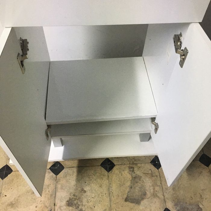 Lavatorio de WC com armário