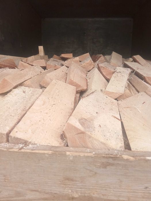 Дрова готовые в печь независимое тепло