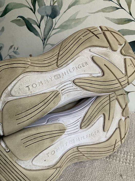 Tommy Hilfiger sneakersy damskie wiazane roz.39