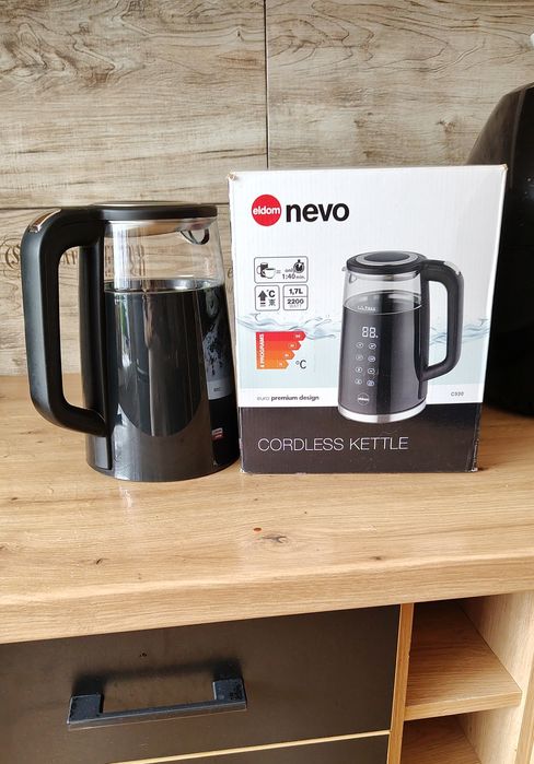 Czajnik bezprzewodowy z wyświetlaczem LCD