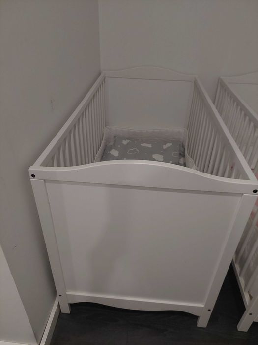 Berços do ikea com colchão e resguardo
