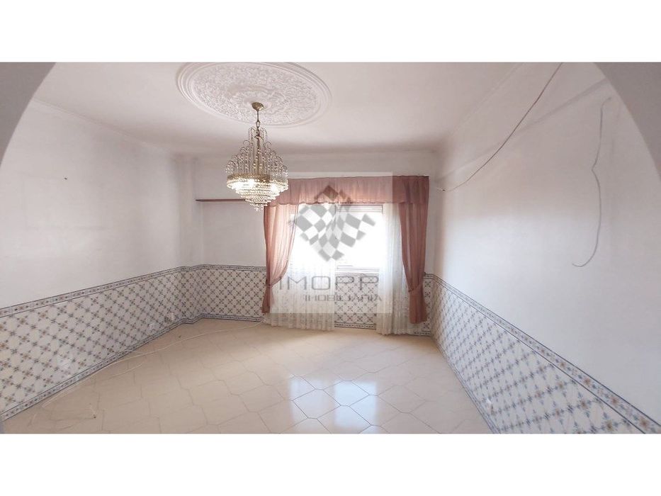Apartamento para arrendar em Largo António Aleixo - Odivelas