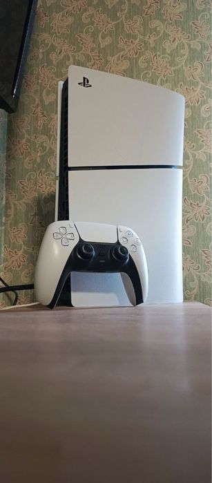 PlayStation 5 Slim Blu-ray (з дисководом).