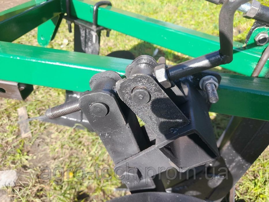 Плуг 2-20 лемішний агретується зі всіма видами китайських тракторів