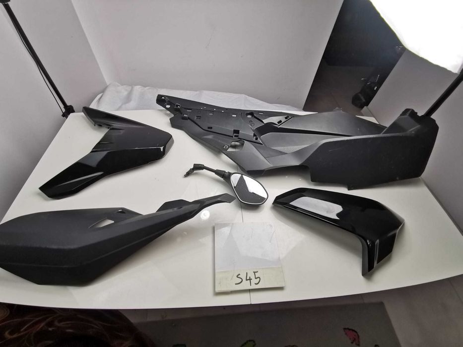 Komplet owiewek do BMW C 400 X Podłoga plastik lusterko bok boczek