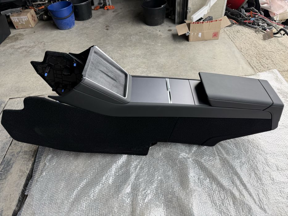 Консоль,підлокітник Tesla model Y Juniper, Тесла модель У Джуніпер