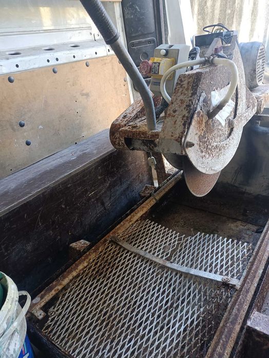 Maquina de cortar pedra