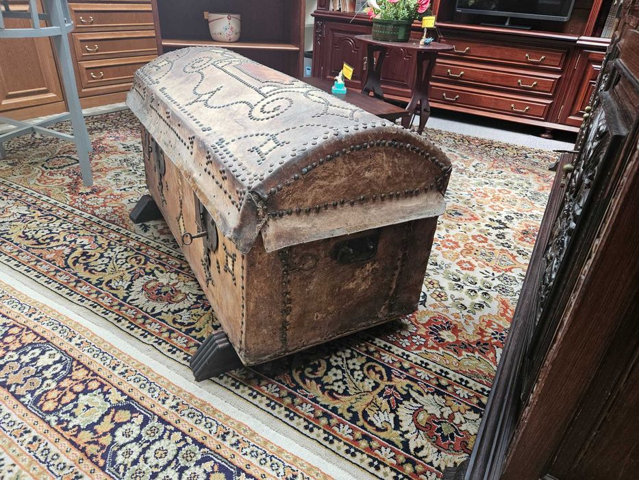 Cómoda / Bau antiquíssimo, Ideal para decoração - Bom estado geral
