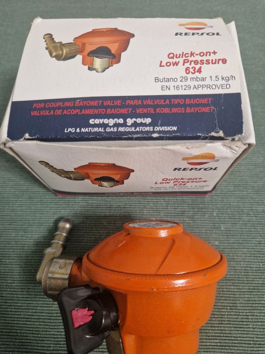 Recheio casa antiga, pratos, copos, taças, chávena e redutor gaz.