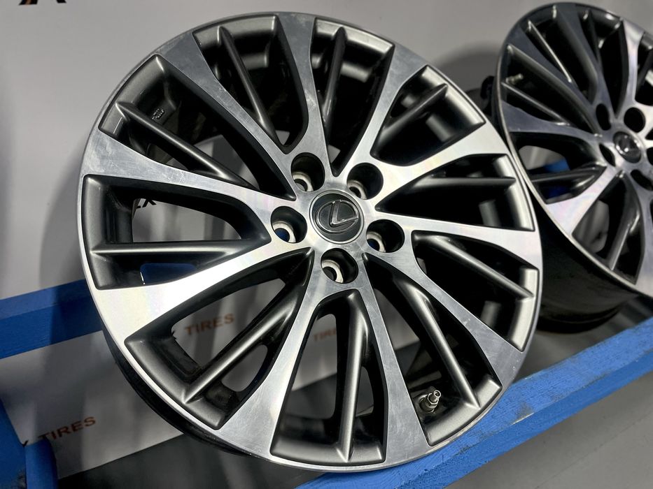 Продам комплект оригінальних дисків Lexus 5/114.3 R18 9j et45