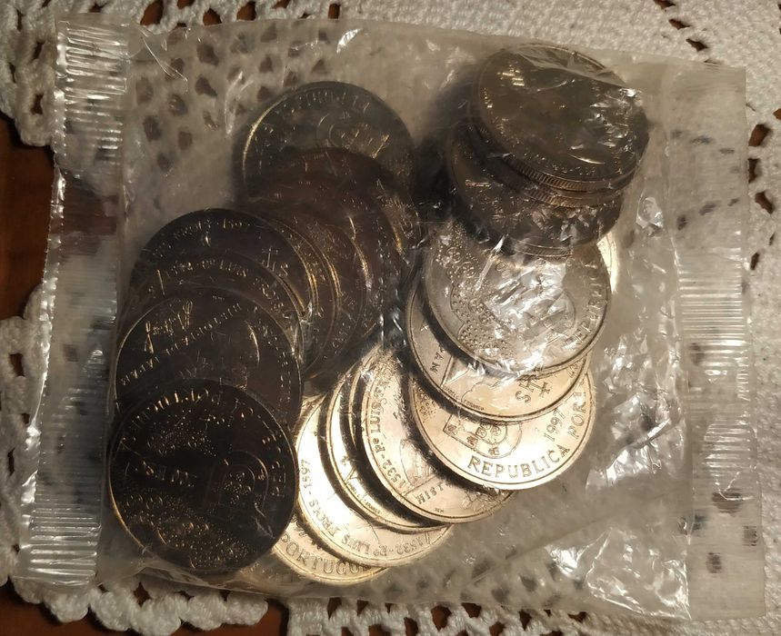 Saco selado com 25 moedas de 200 escudos de 1997 Padre Luis de Frois