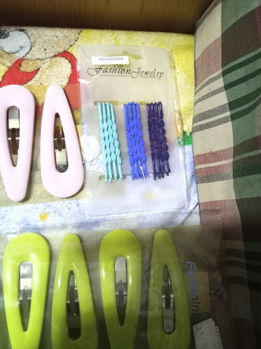 Ganchos e molas para cabelo