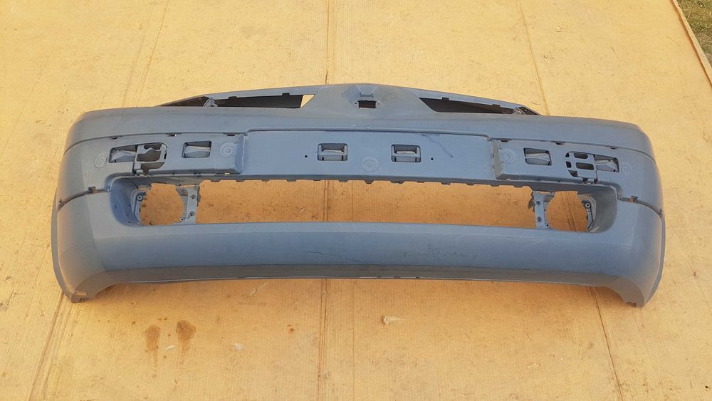 Бампер передній Renault Megane II бампер передний меган 8200142001