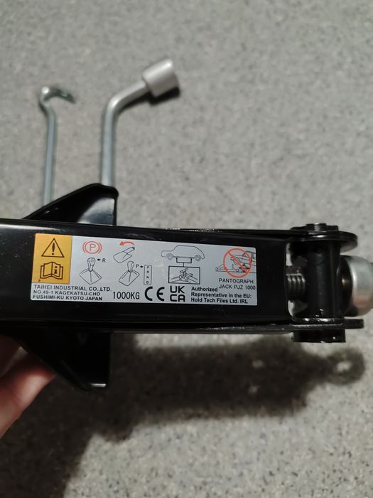 Домкрат Мазда СХ 30 Mazda Cx30