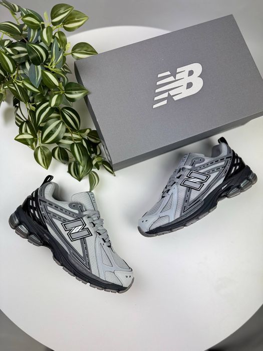 Кроссовки New Balance 1906R (Черные,белые)