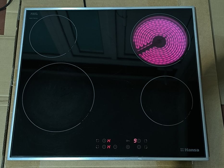 Варочная поверхность Hansa BHCI66306, в хорошем состоянии