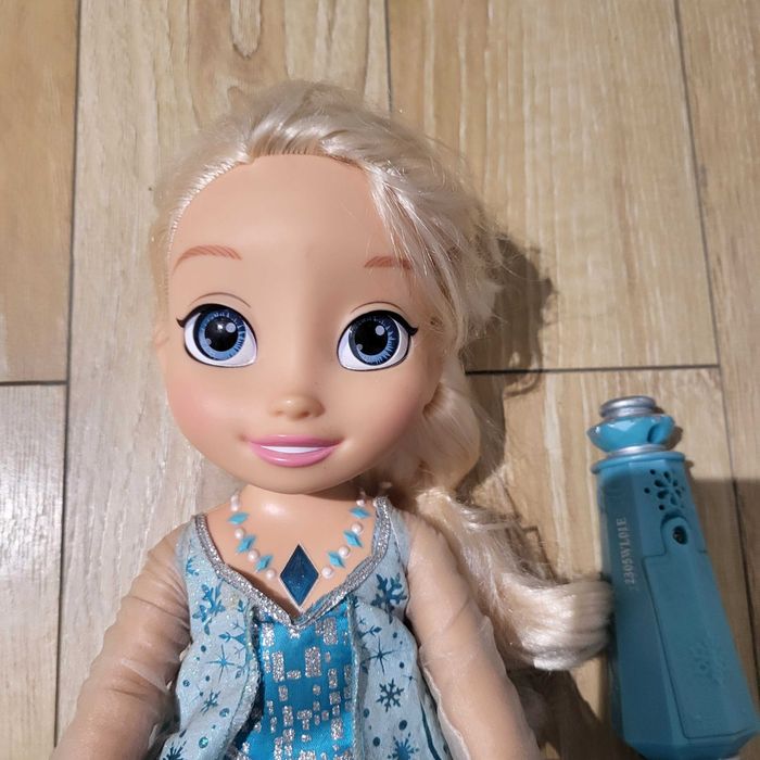 Lalka Elsa z mikrofonem