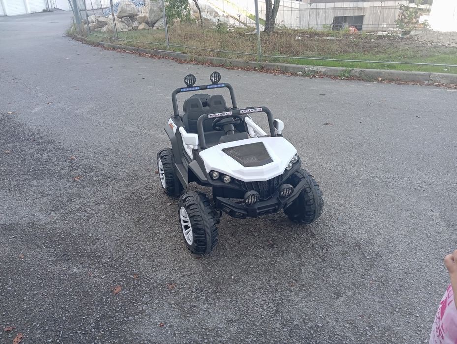 Carro elétrico para crianças Buggy ATAA Rodeio com tracção às 4 rodas, controle remoto, App móvel e dois lugares