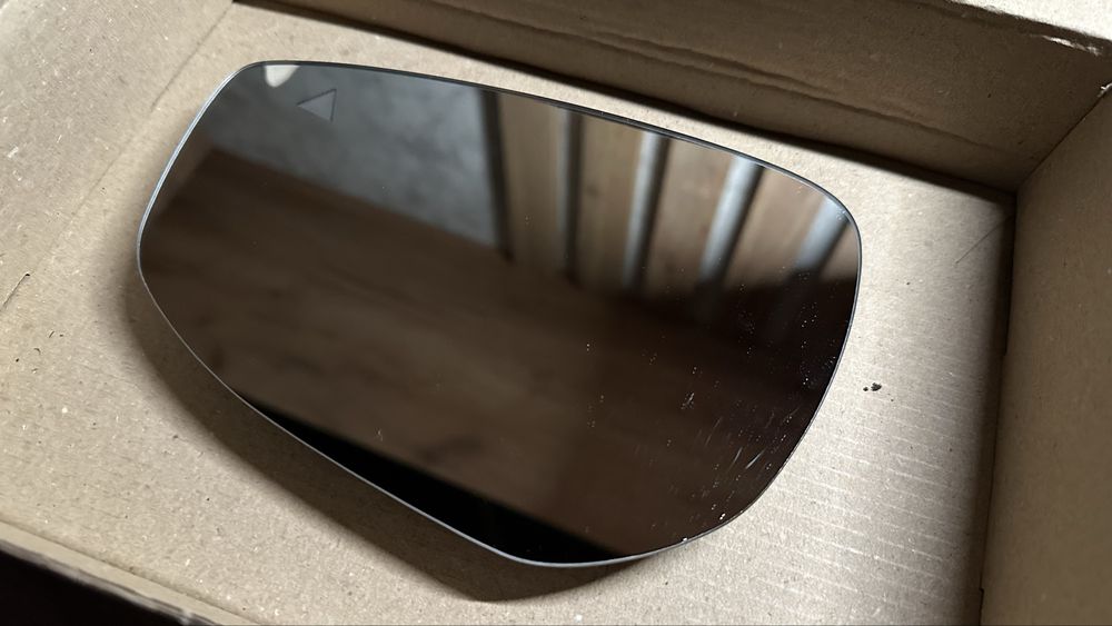 Вкладиш дзеркала Мазда, Mazda 3 bp 2019