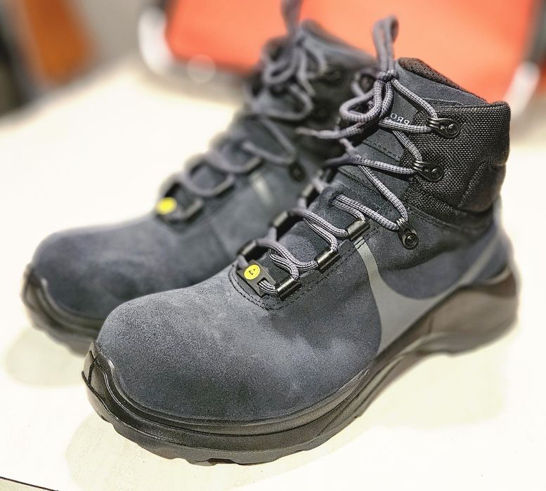 Buty robocze za kostke z metalowym "noskiem" 41 Protektor