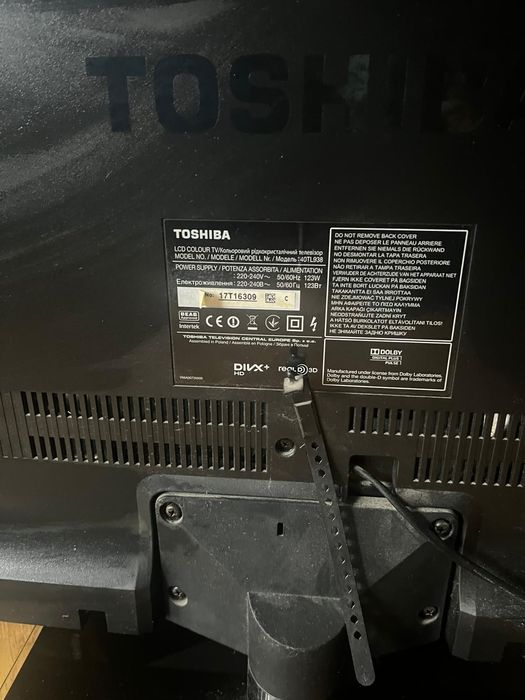 Sprzedam w pełni sprawny telewizor Toshiba 40 cali