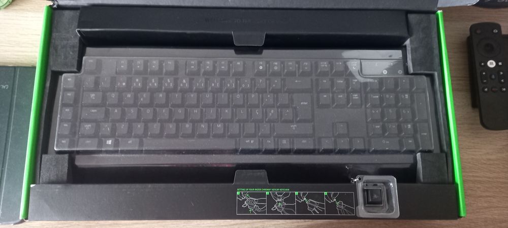 Telhado Razer Blackwidow Chroma v2