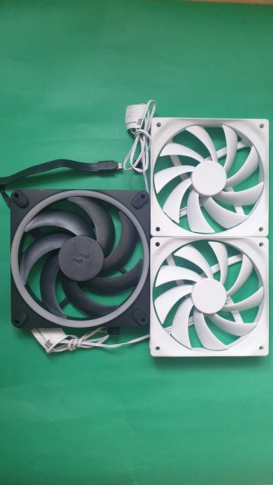 3 sztuki wentylator do PC - 1 X FRACTAL 14cm  2 X NZXT 12cm - jak nowe