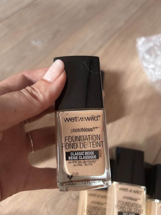 Podkład fluid puder wet n wild